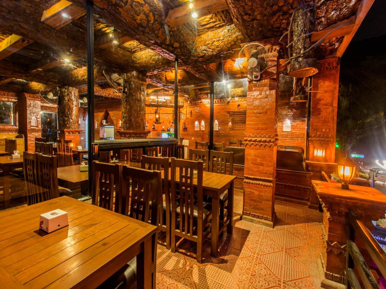 Grand Shivalaya Hotel And Restro Pokhara Buitenkant foto