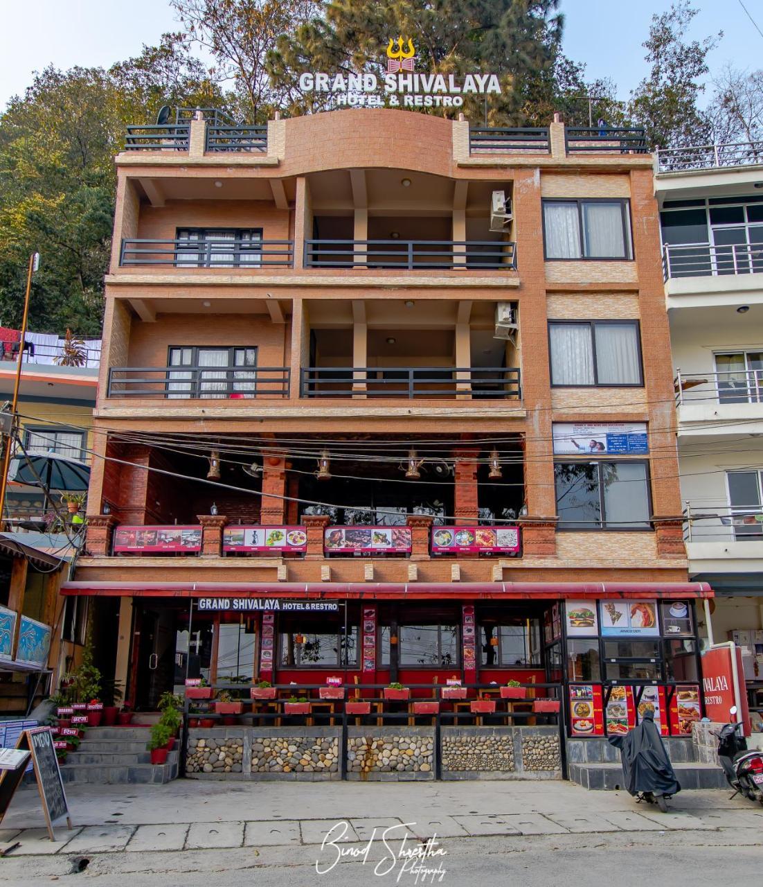 Grand Shivalaya Hotel And Restro Pokhara Buitenkant foto