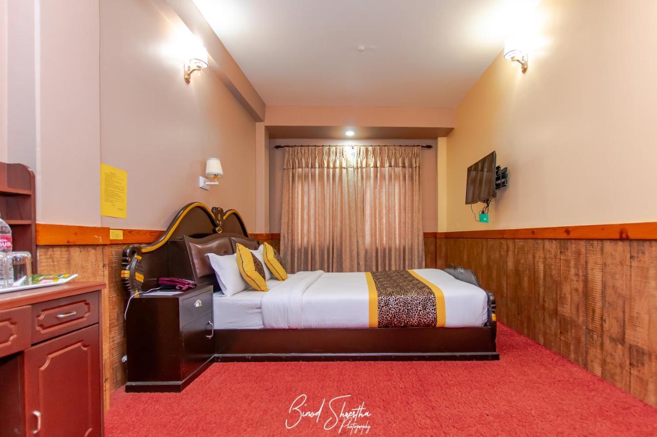 Grand Shivalaya Hotel And Restro Pokhara Buitenkant foto