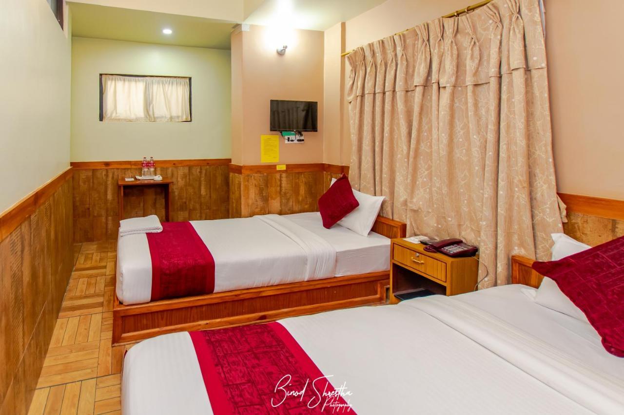 Grand Shivalaya Hotel And Restro Pokhara Buitenkant foto