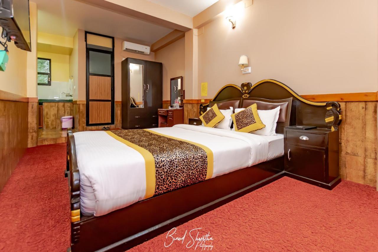 Grand Shivalaya Hotel And Restro Pokhara Buitenkant foto