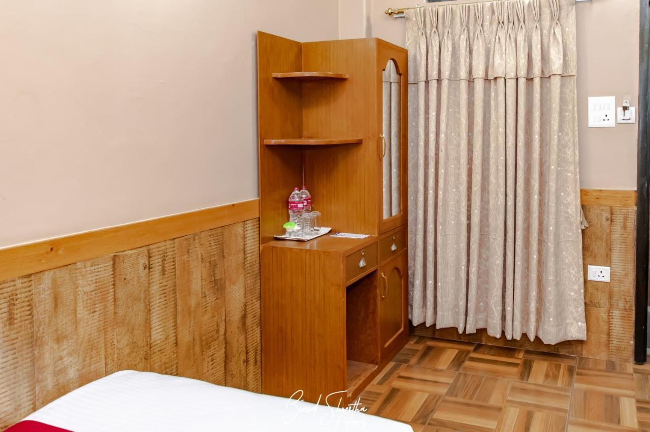 Grand Shivalaya Hotel And Restro Pokhara Buitenkant foto